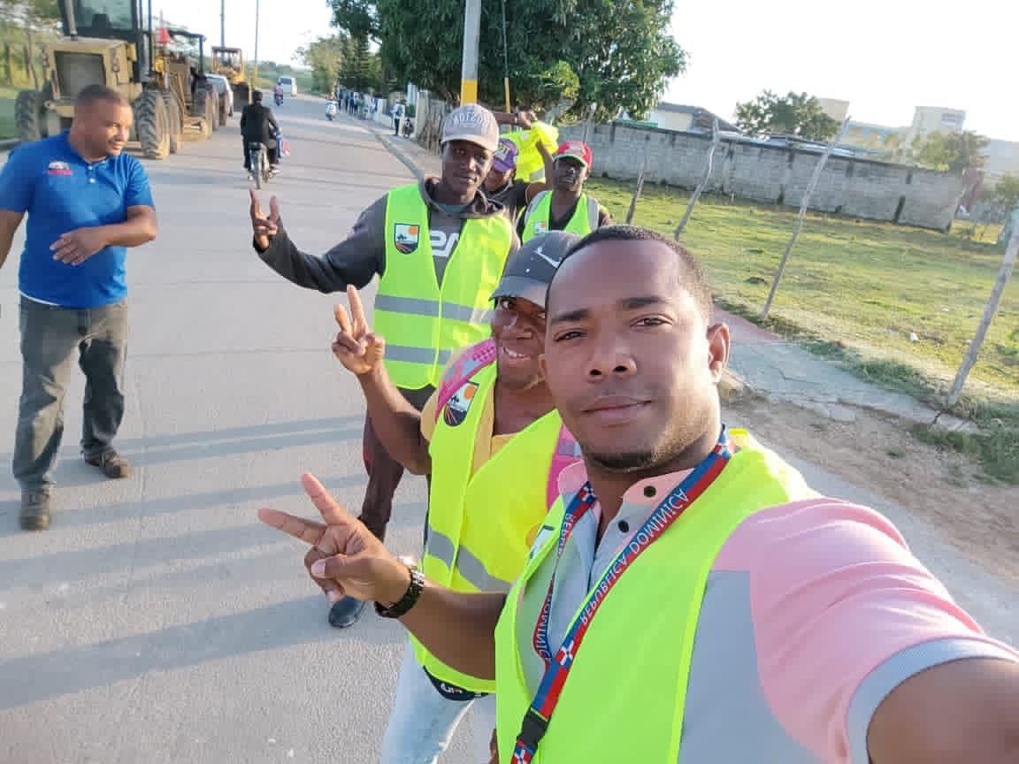 El alcalde Alexander “El Hijo del Pueblo” pone en funcionamiento nuevo camión recolector en La Otra Banda