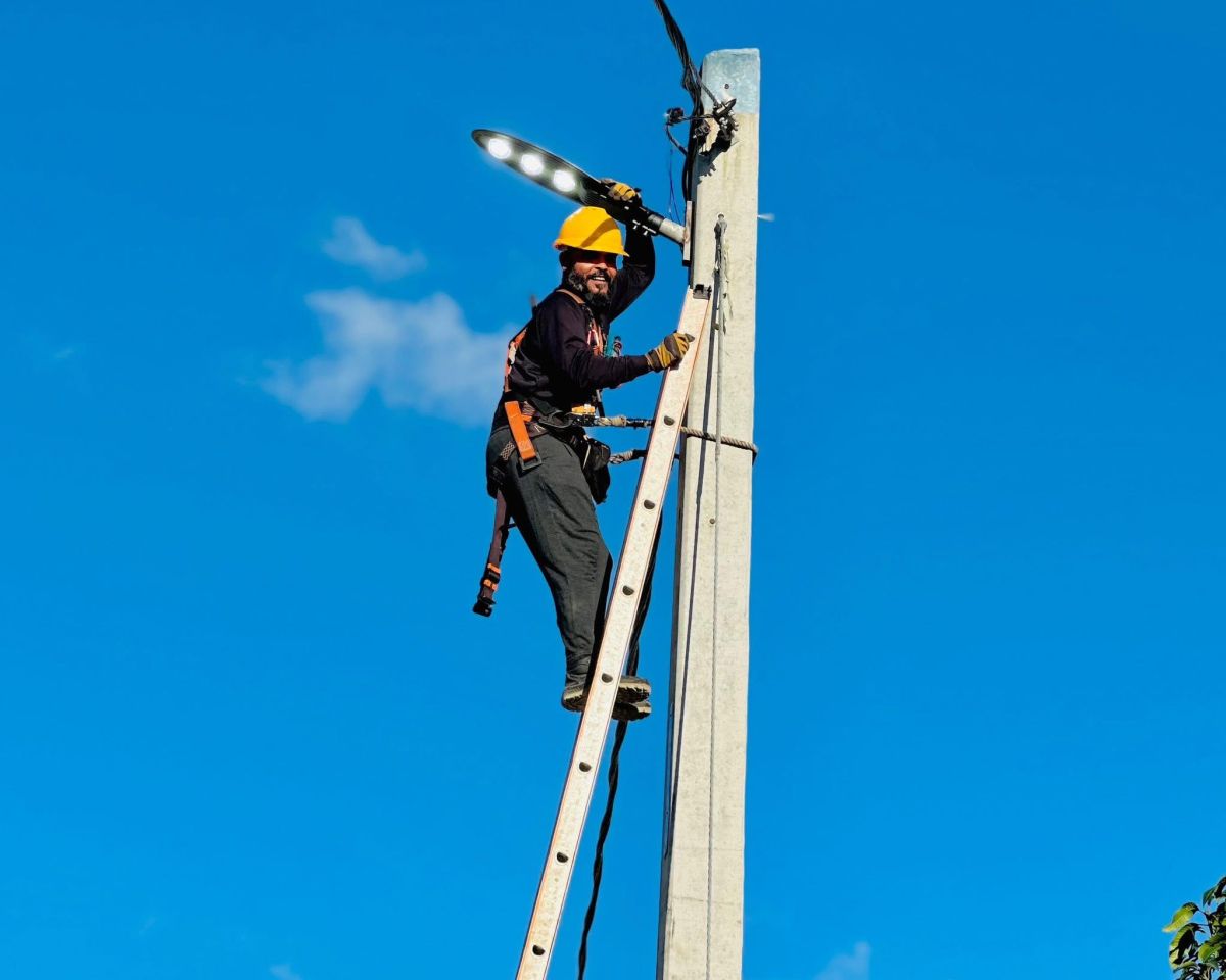 ✨ Vallejina se ilumina con nuevas lámparas 💡